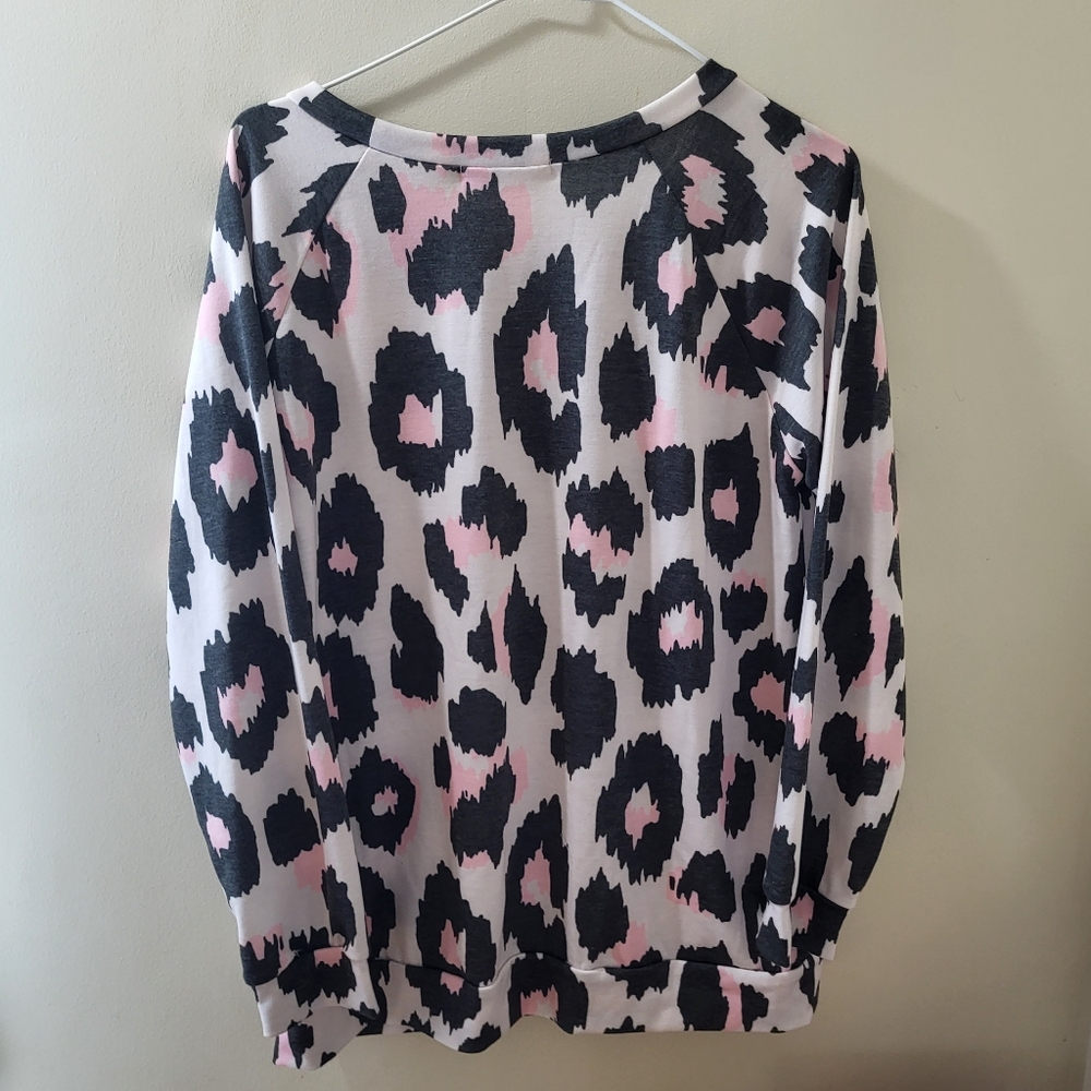 Macaron Sweatshirt Size M/L Nwot - Picture 3 of 3